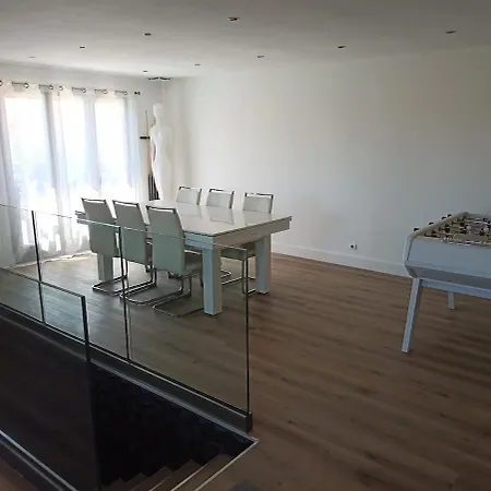 Air-conditioned With Pool