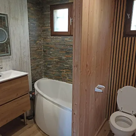 Air-conditioned With Pool * Meze