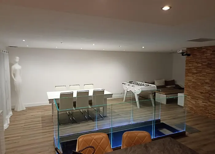 Air-conditioned With Pool *