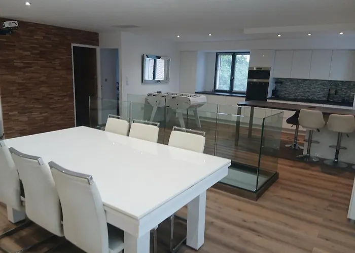 Air-conditioned With Pool Meze